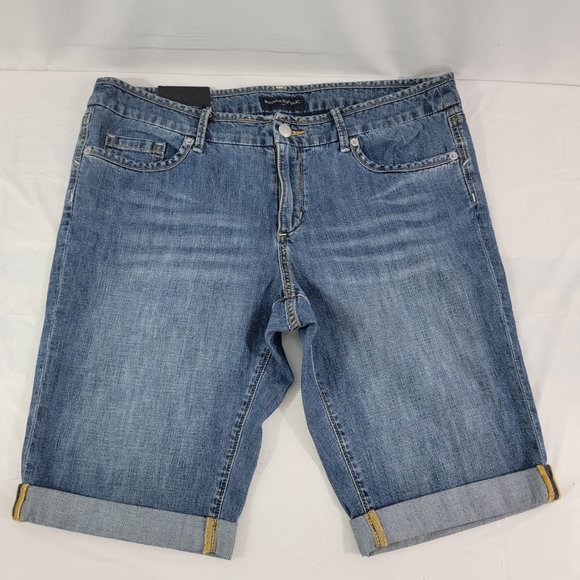 Banana Republic Pants - Banana Republic Bermuda Blue Medium Wash Denim Jeans Shorts Size 31/12R - NWT